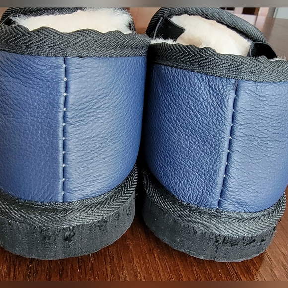 UGG/Bindoon Boots Leather Loafer Slippers with Sheepskin Lining - Blue - Size 9 - Picture 11 of 14